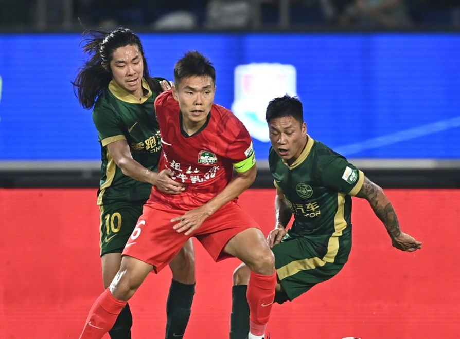 广州富力战术变化频繁，中超球队成绩不稳定的简单介绍